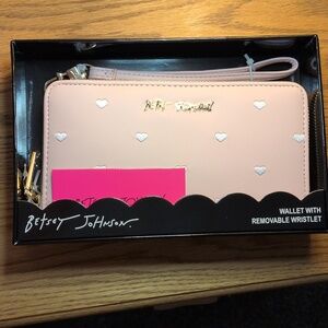 Betsey Johnson Light Pink Heart Wristlet Wallet New in Box